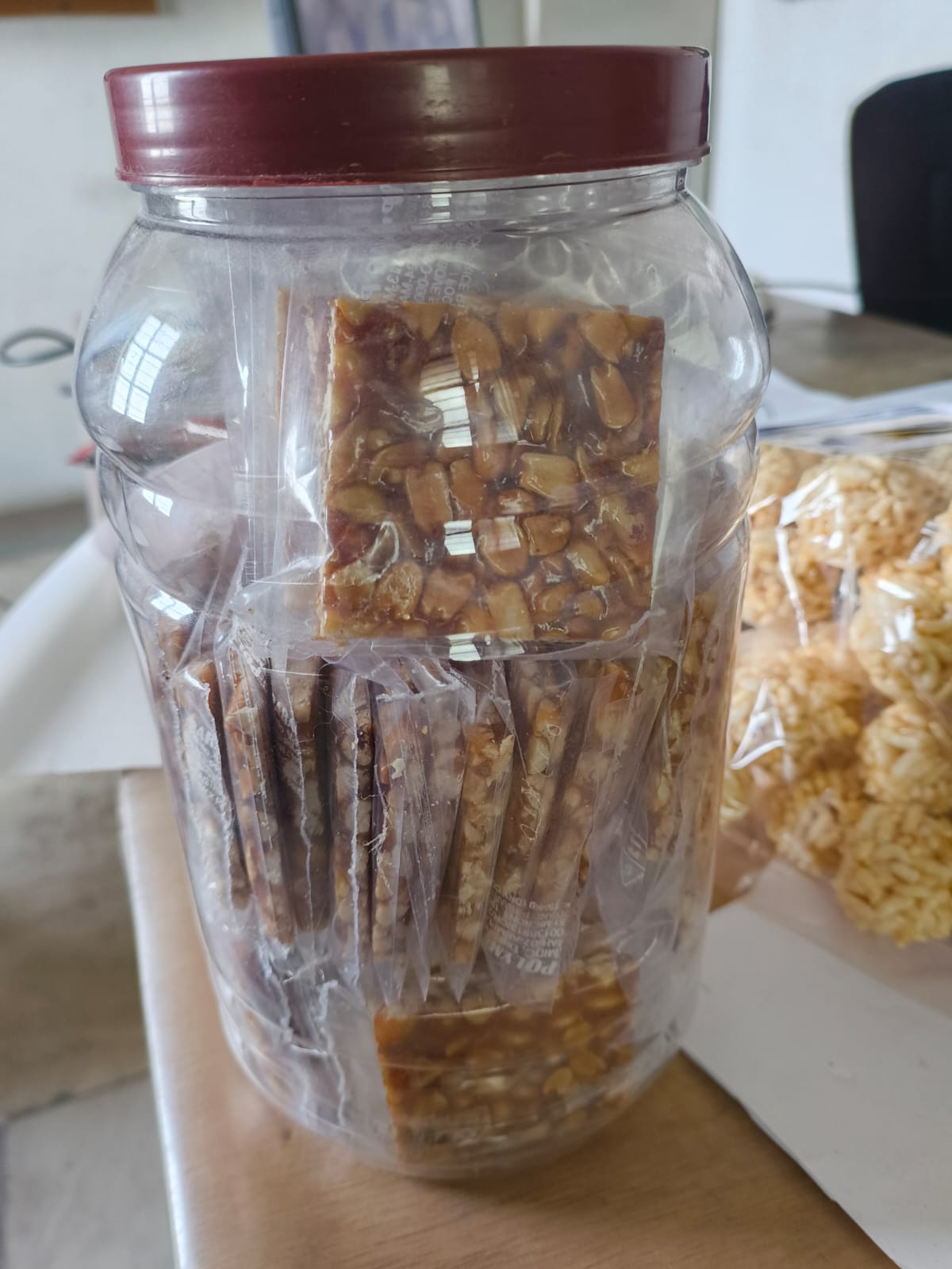 Premium Peanut Jaggery Chikki (Gud Moongfali Patti)